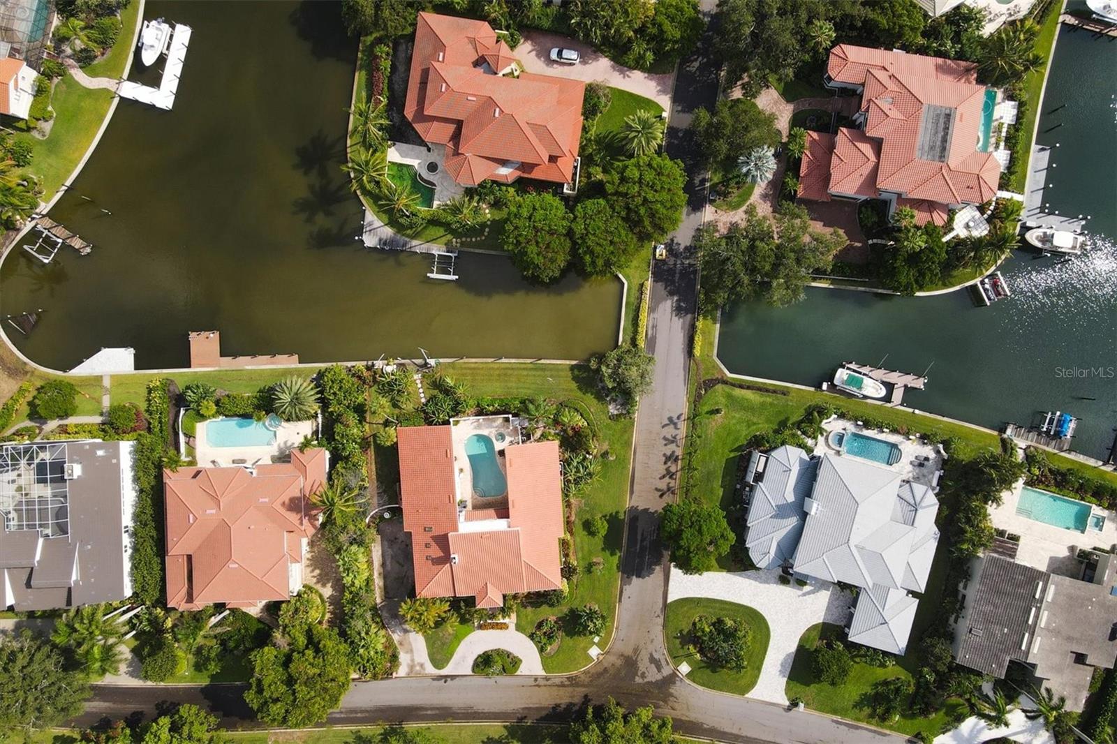 BAY ISLES - Residential