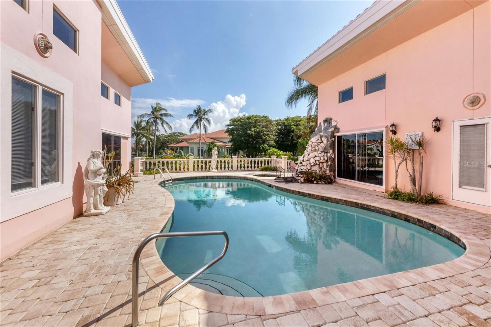 BAY ISLES - Residential