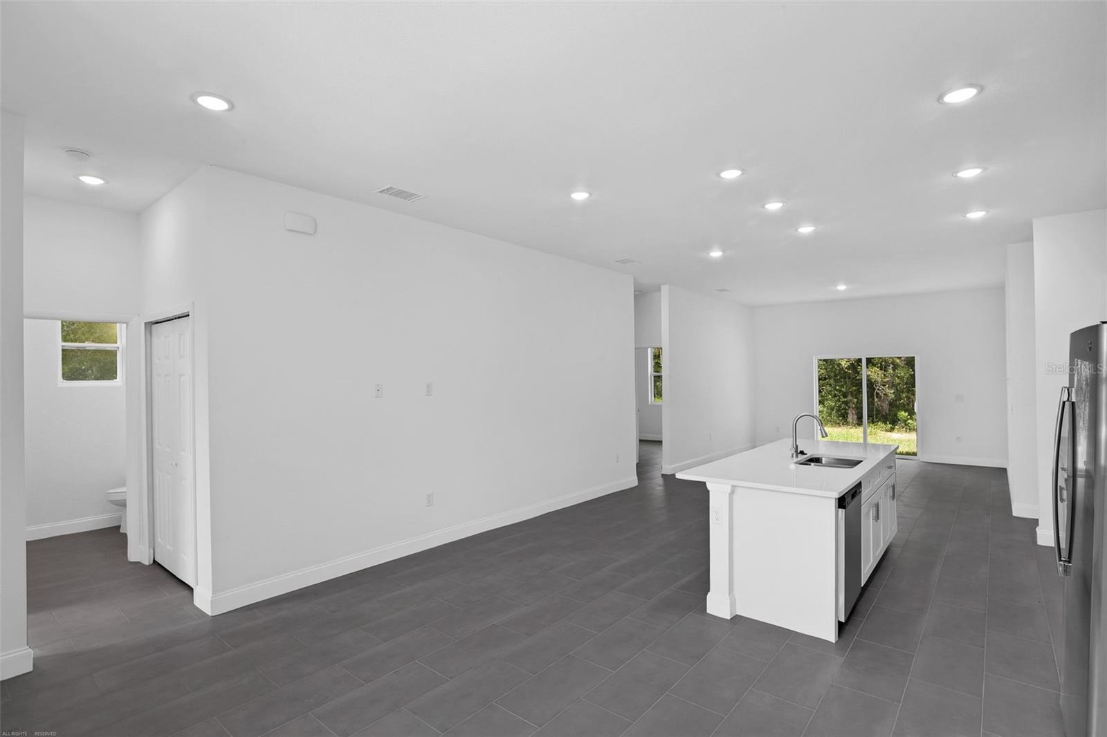 RAINBOW LAKES ESTATE - Residential