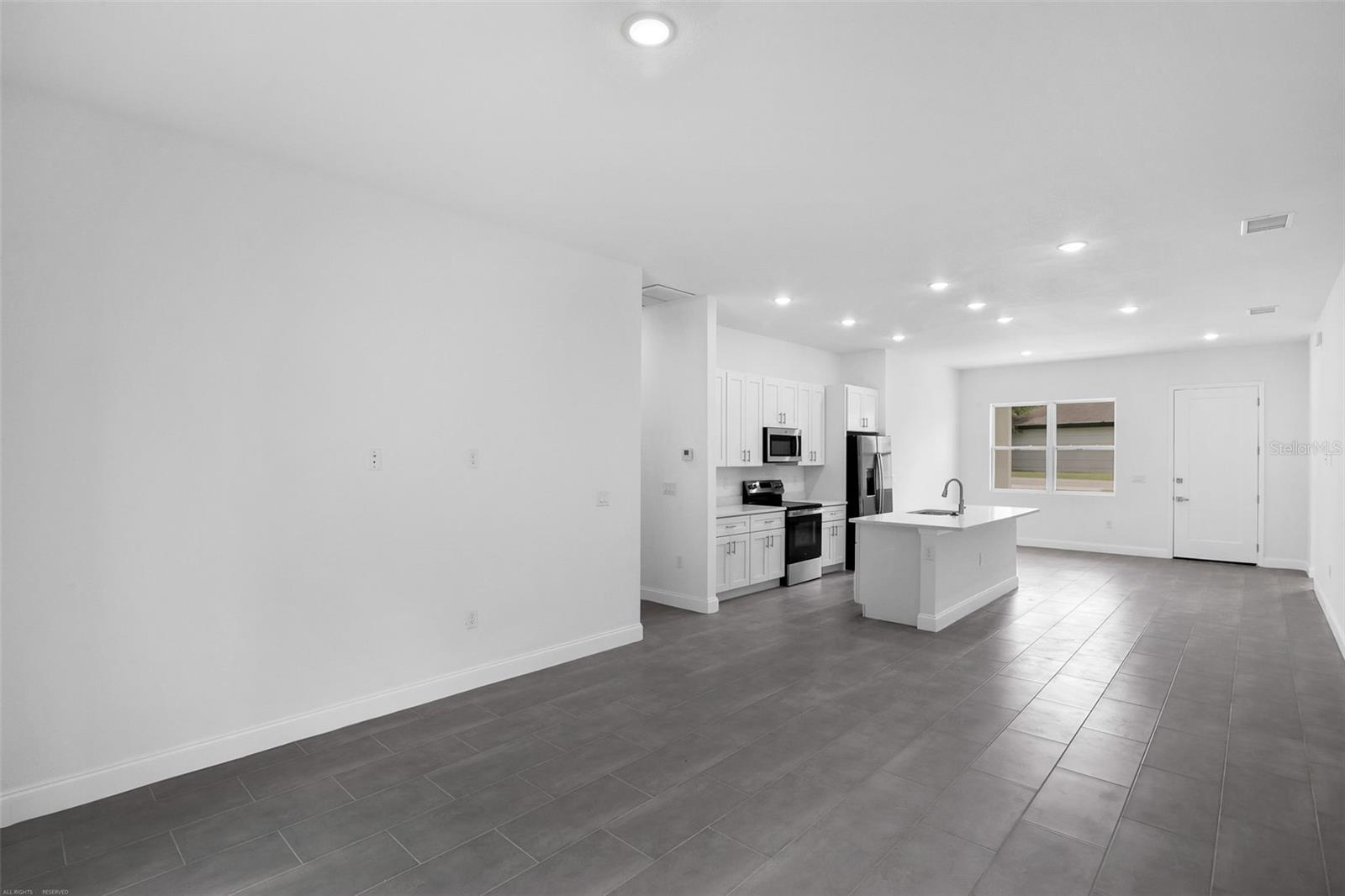 RAINBOW LAKES ESTATE - Residential