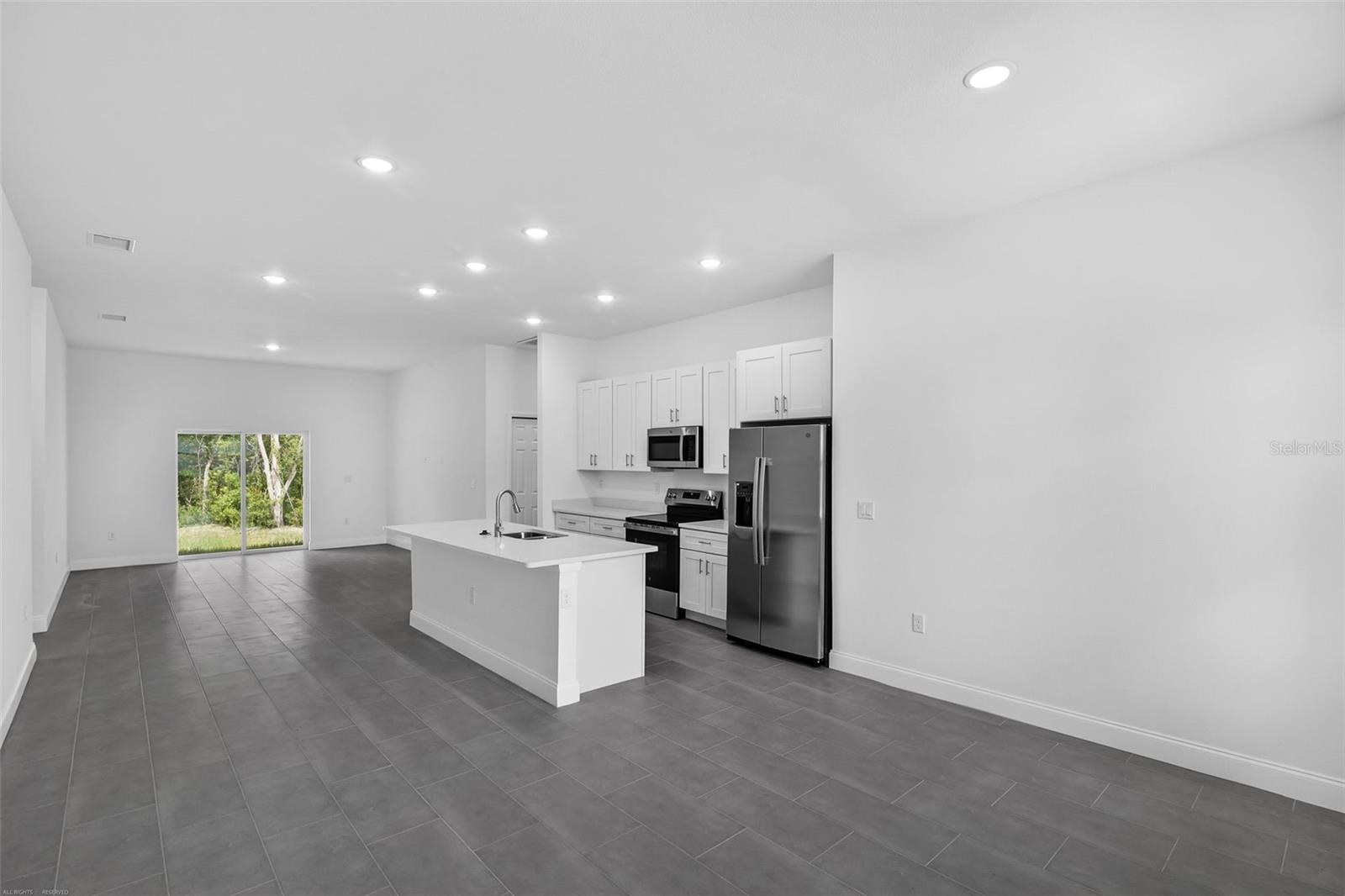 RAINBOW LAKES ESTATE - Residential