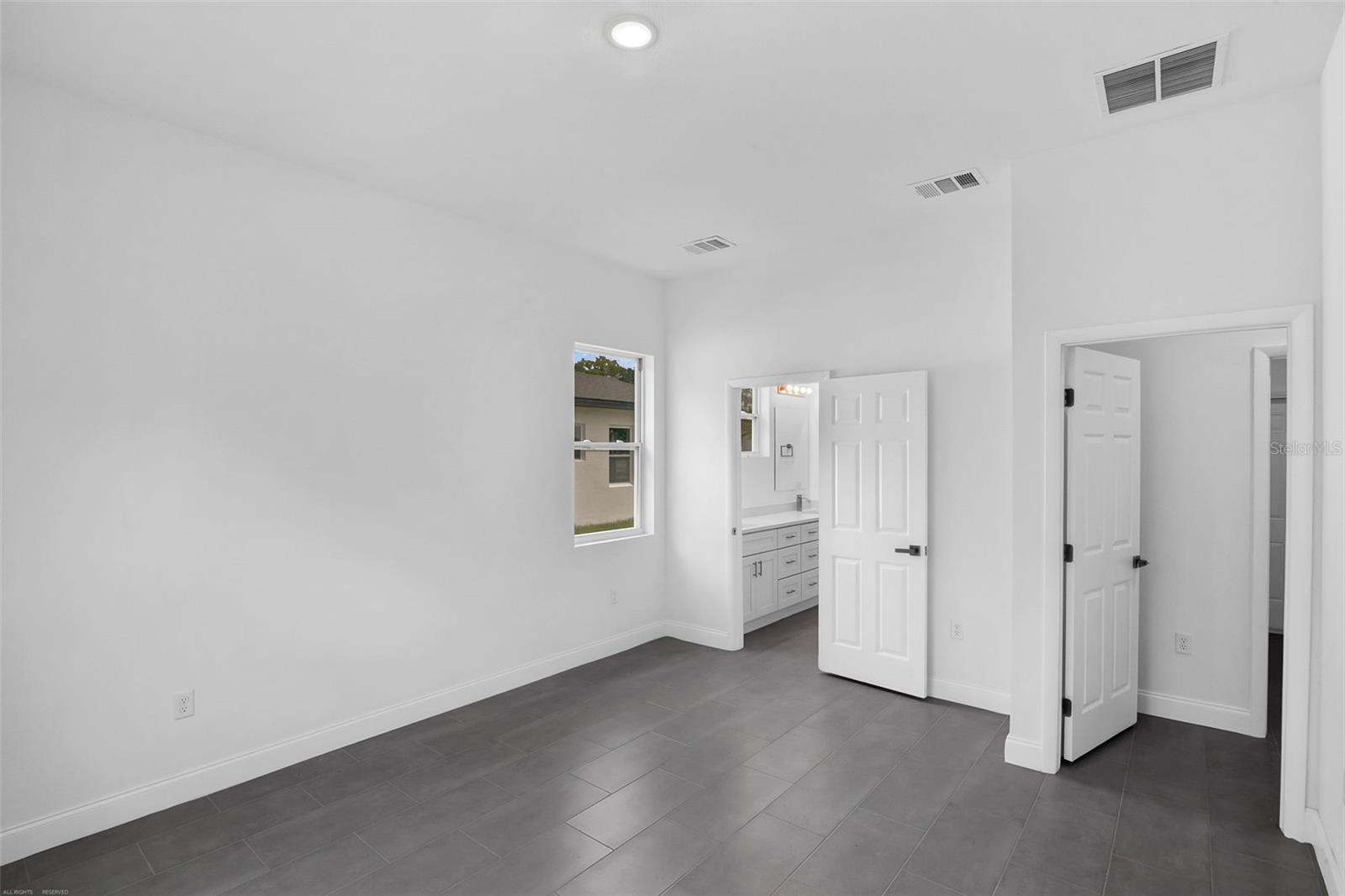 RAINBOW LAKES ESTATE - Residential