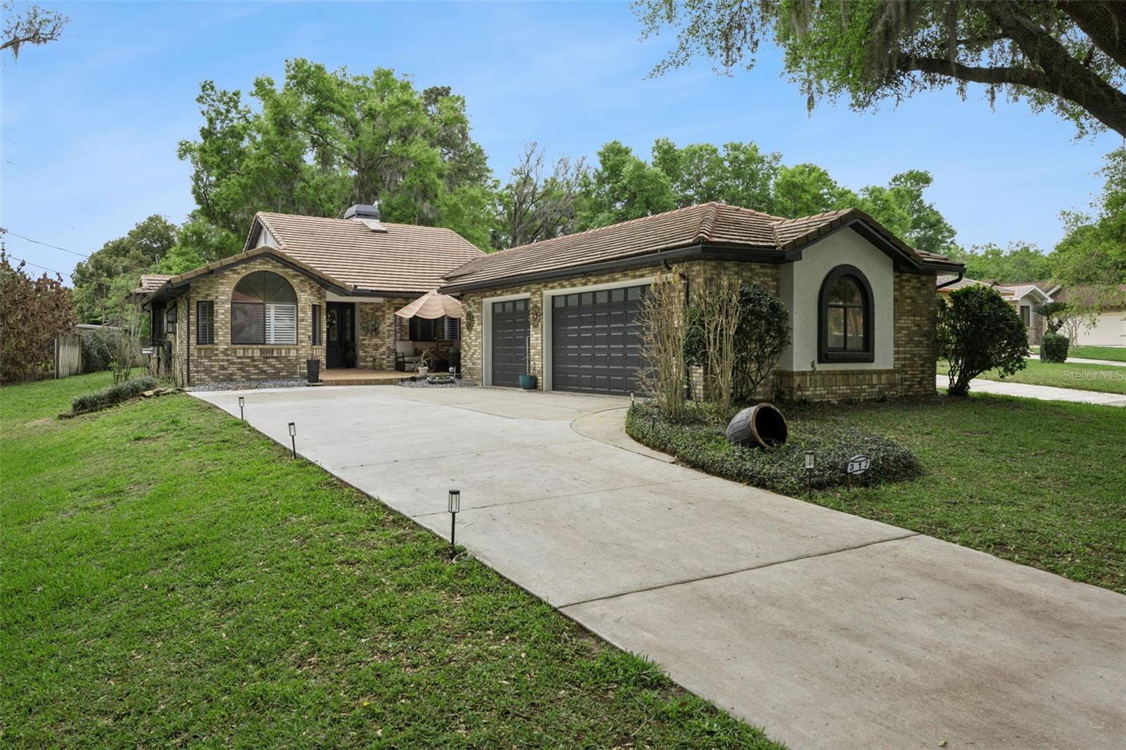 WATERWOOD PATIO HOMES - Residential