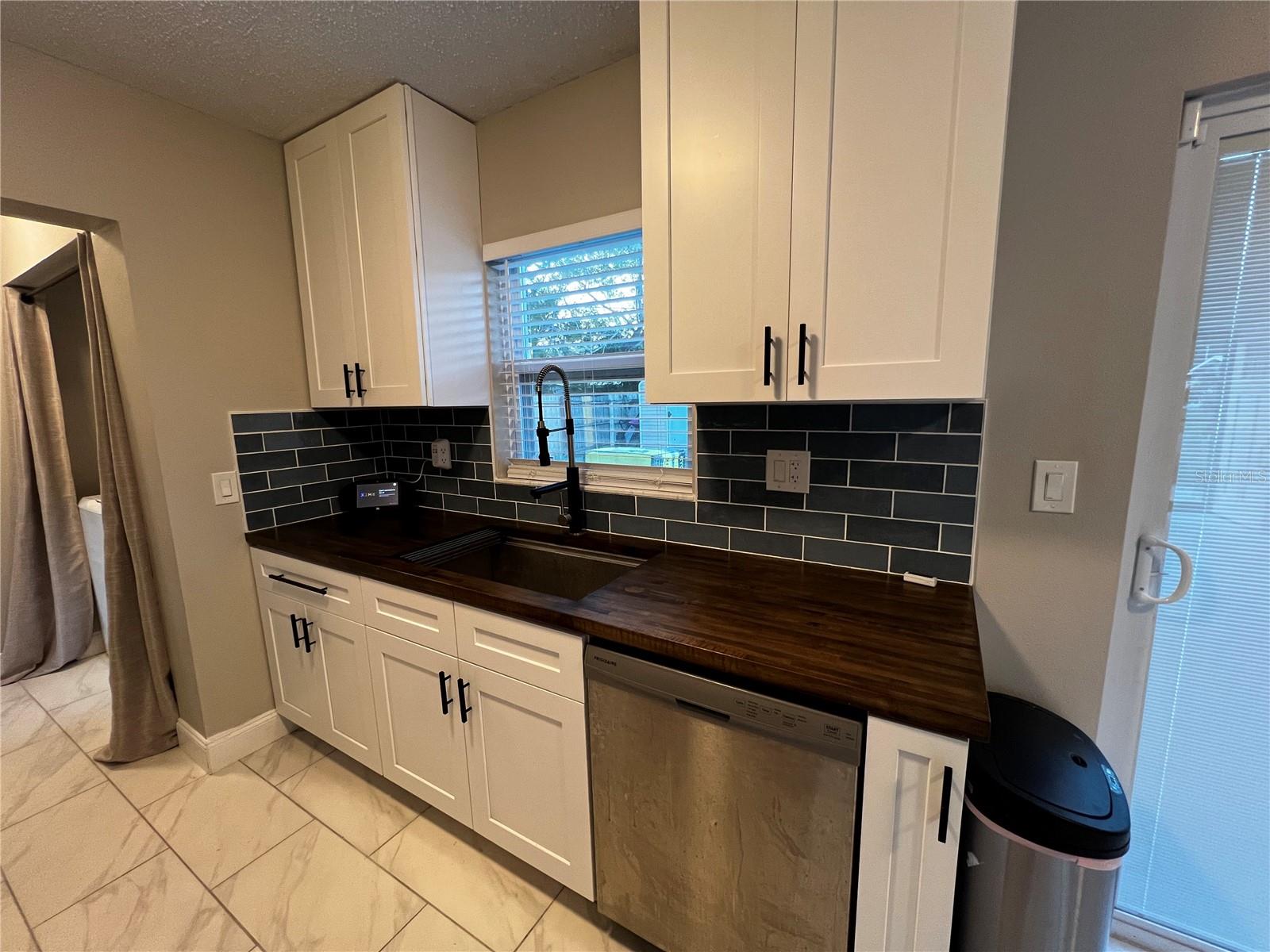 EAST BAY ESTATES - Residential Lease