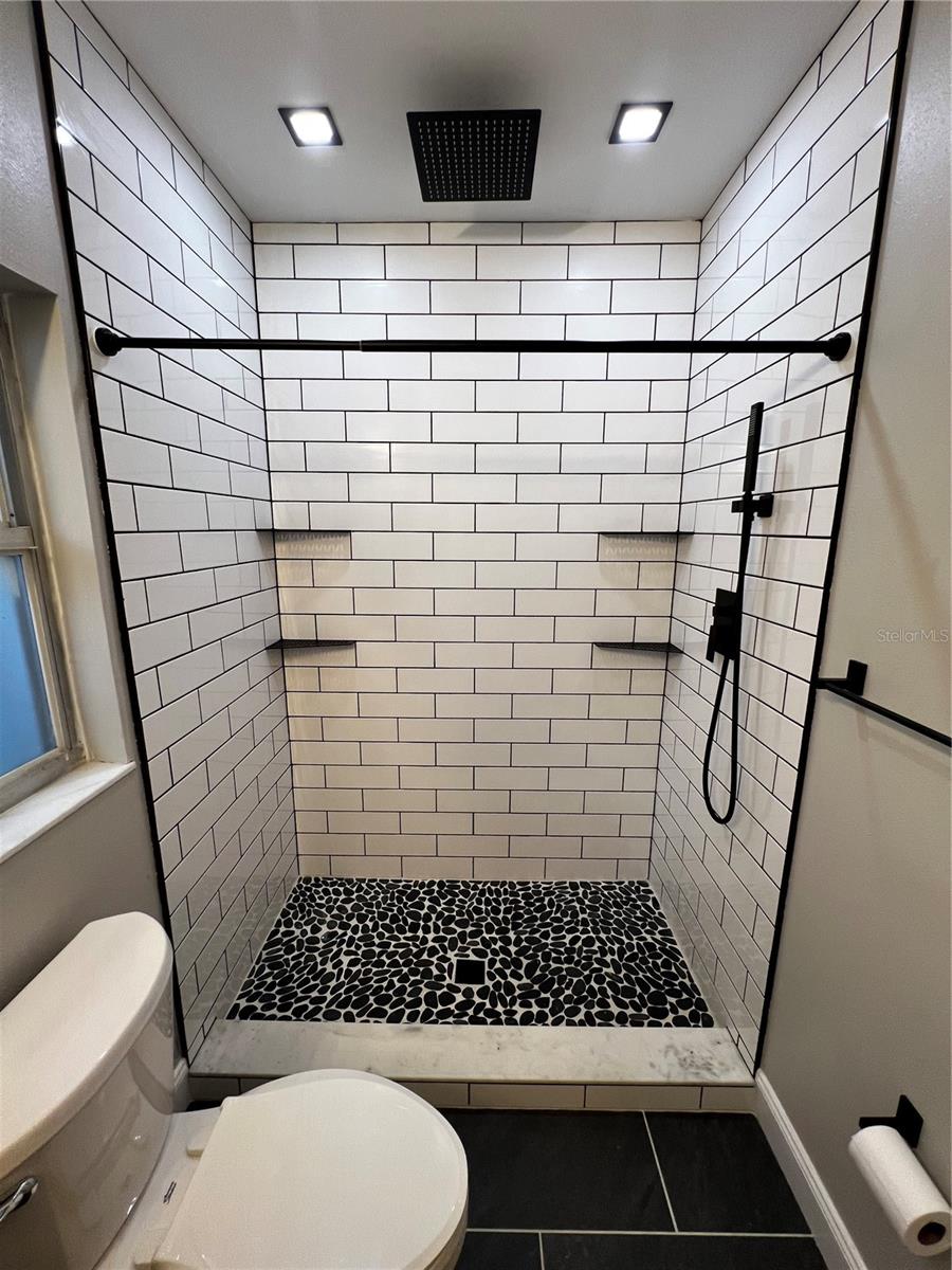 EAST BAY ESTATES - Residential Lease