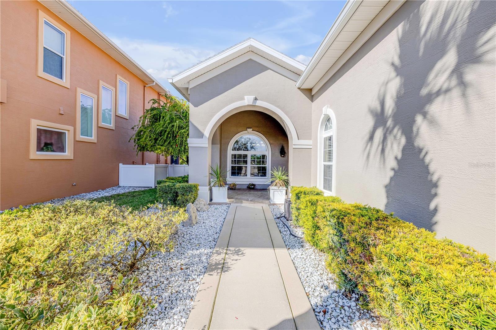 39 EMERALD LAKE COURT