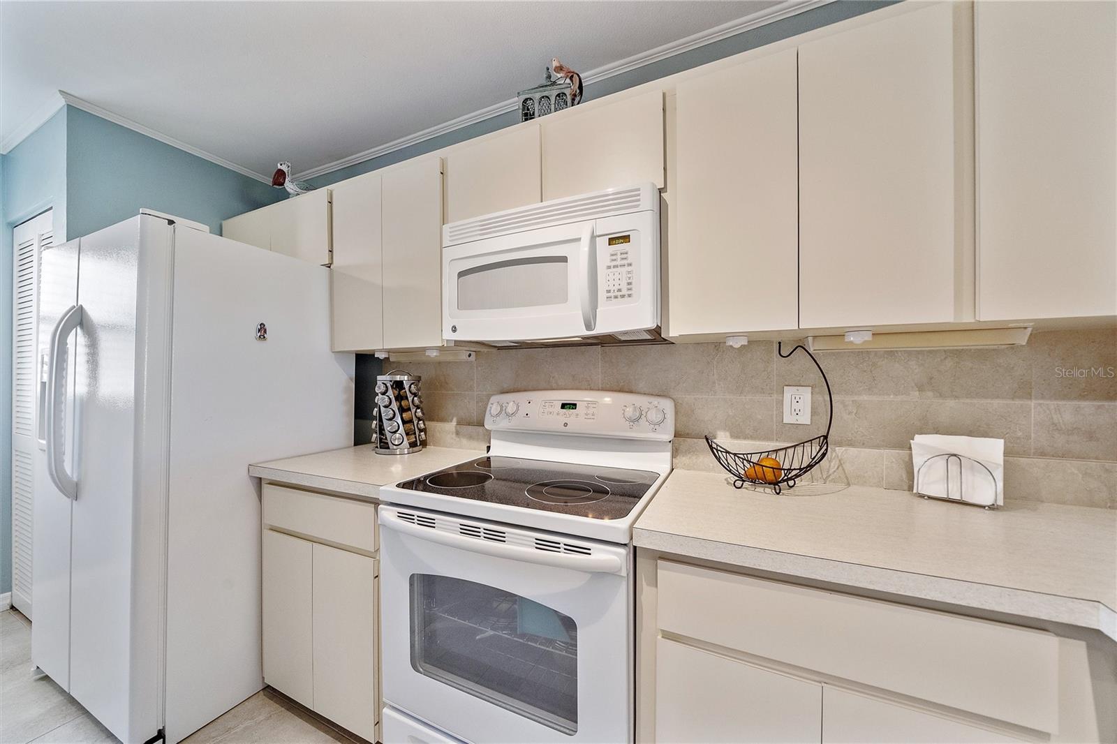 CAPRI WEST - Residential