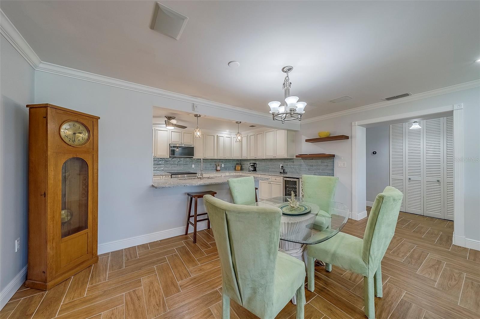 100 BLUFF VIEW DRIVE 110C