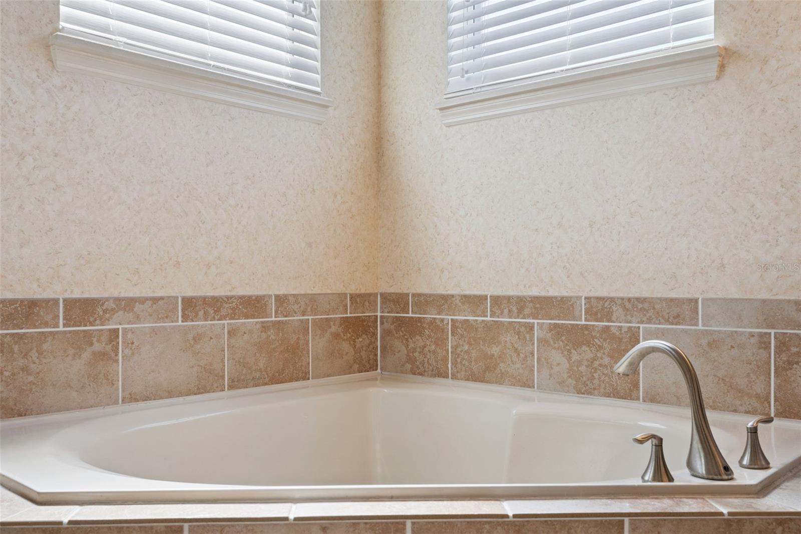 PRESTON SQUARE - Residential