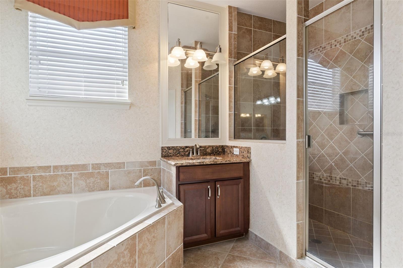 PRESTON SQUARE - Residential