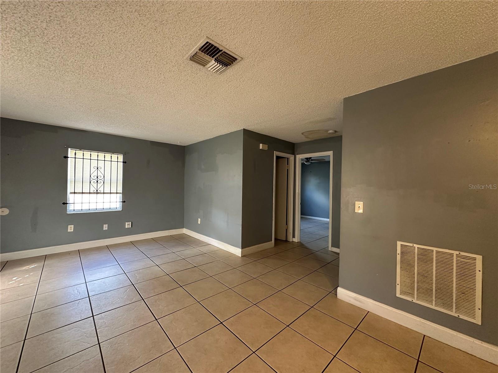 AVONDALE - Residential Lease