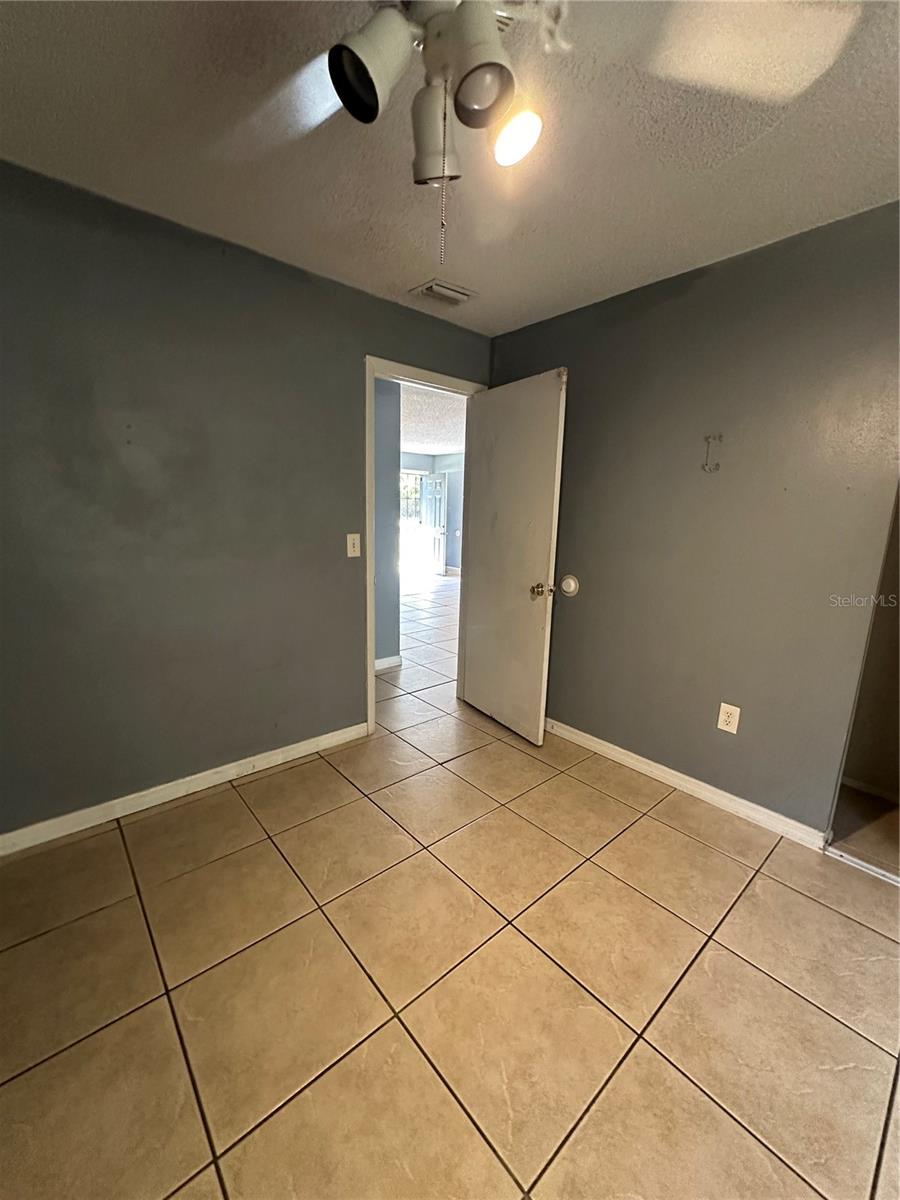 AVONDALE - Residential Lease