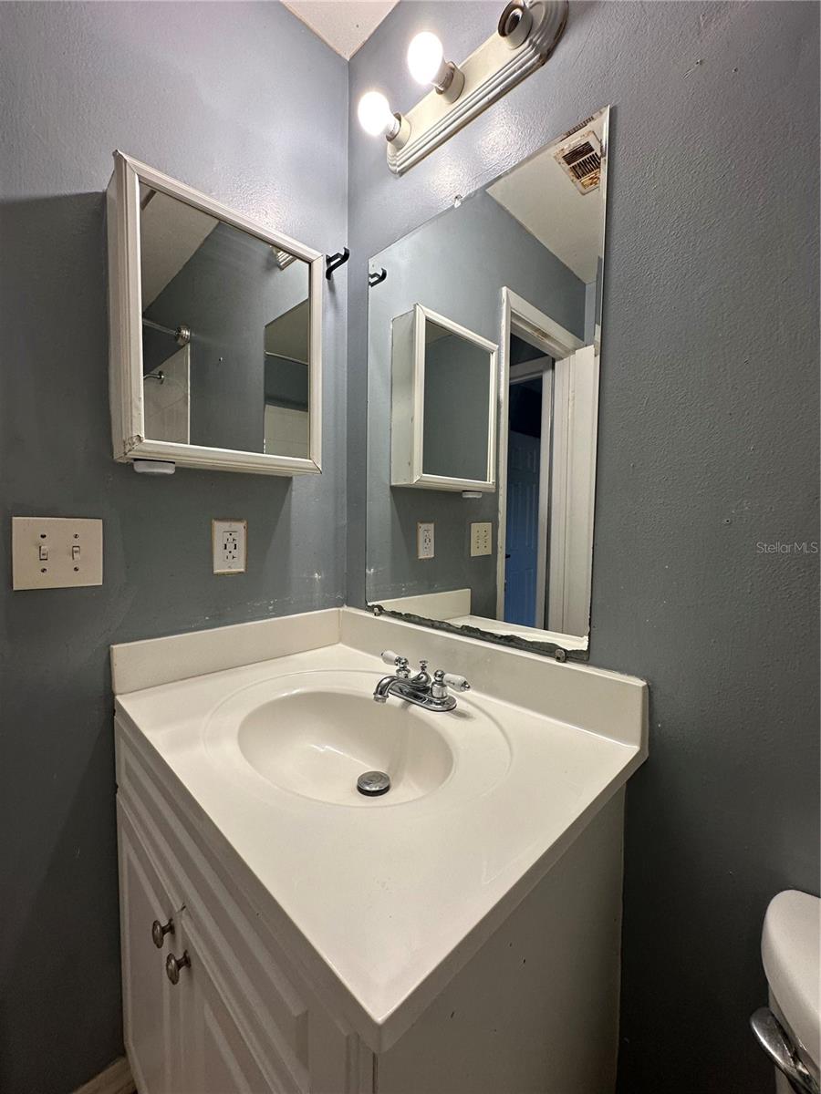 AVONDALE - Residential Lease