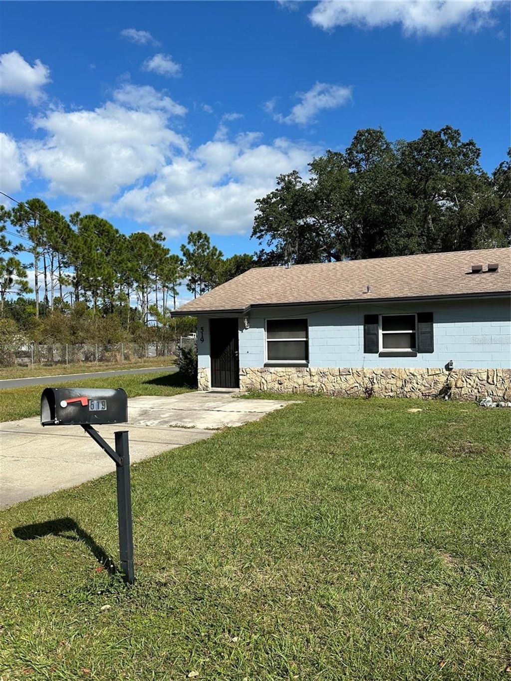 Photo of 517 N John Street, Orlando, FL 32835 (MLS # O6357509)