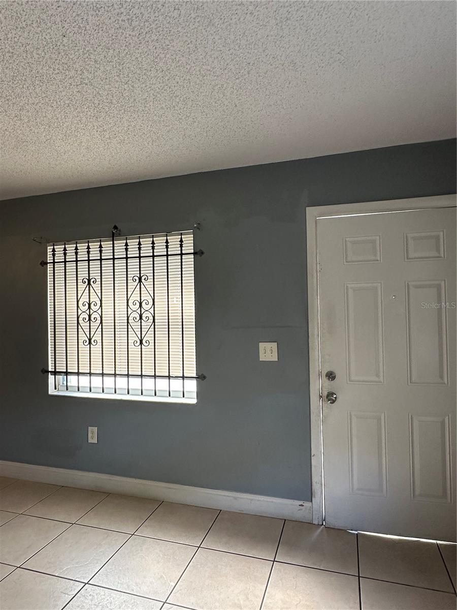 AVONDALE - Residential Lease