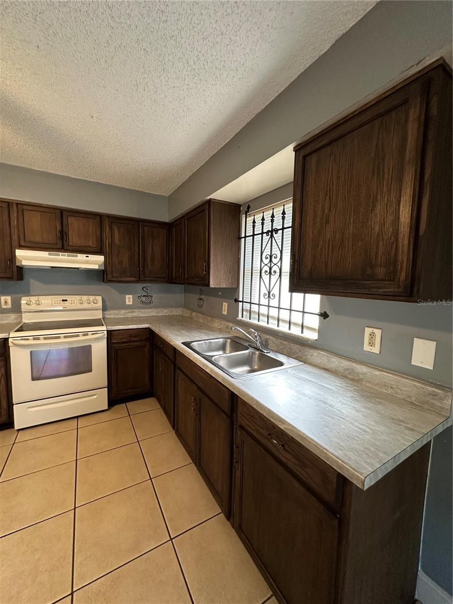 AVONDALE - Residential Lease