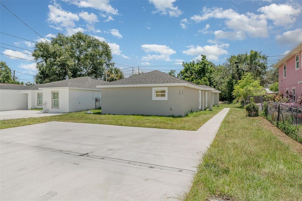 Photo of 306 Ave P NW, Winter Haven, FL 33881 (MLS # L4962119)