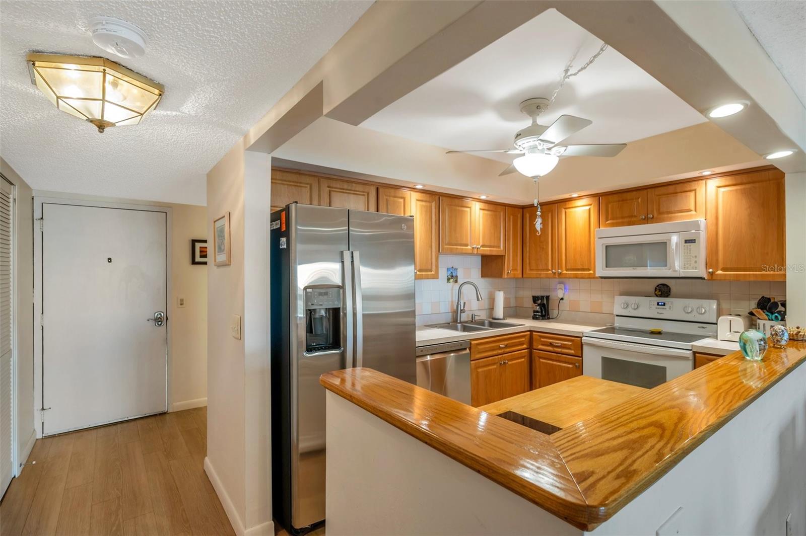 7600 SUN ISLAND DRIVE S 407