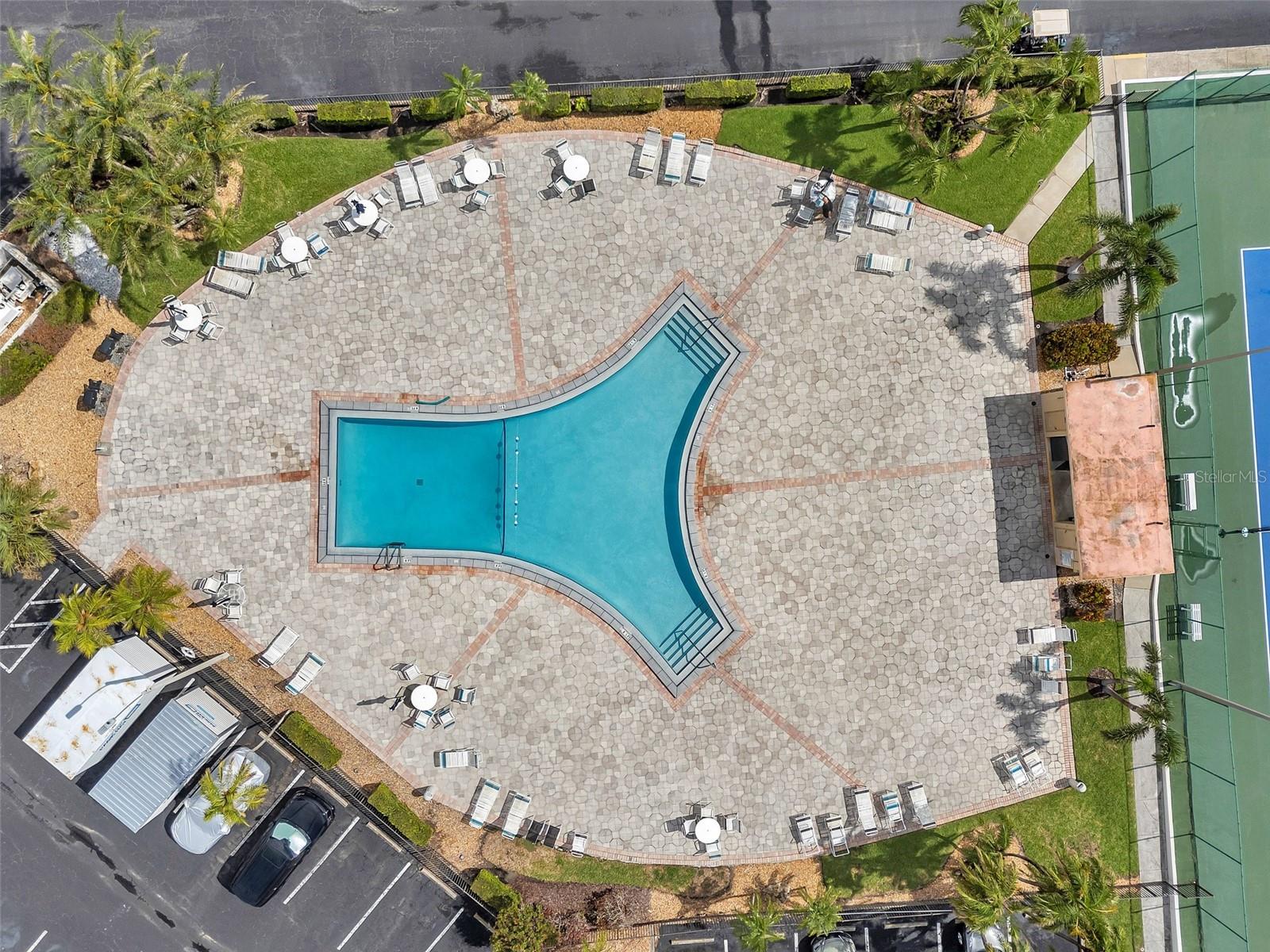 7600 SUN ISLAND DRIVE S 407