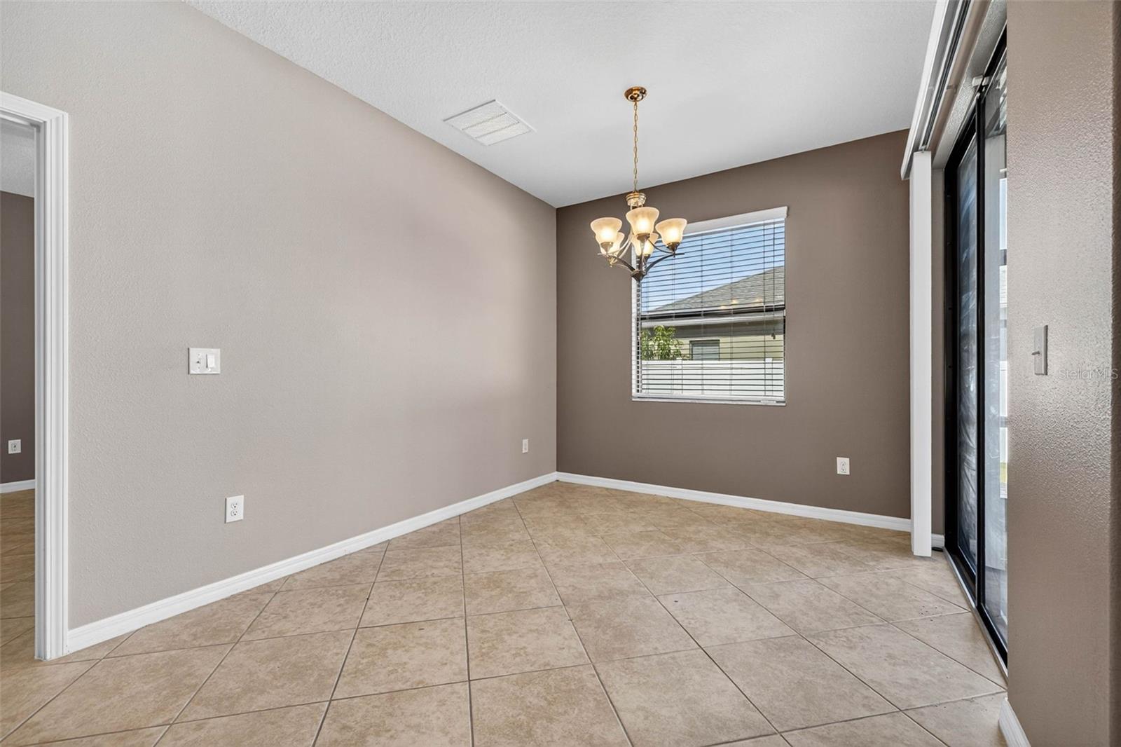 CONCORD STN PH 5 UNS A1 & A2 - Residential Lease