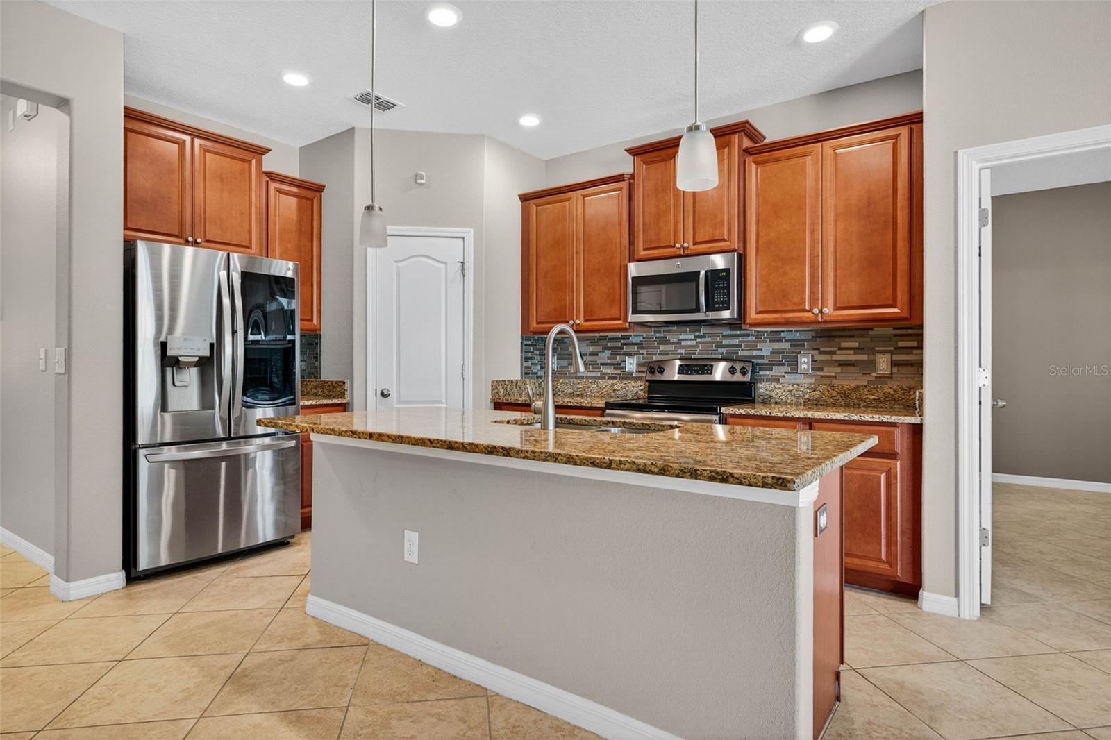 CONCORD STN PH 5 UNS A1 & A2 - Residential Lease