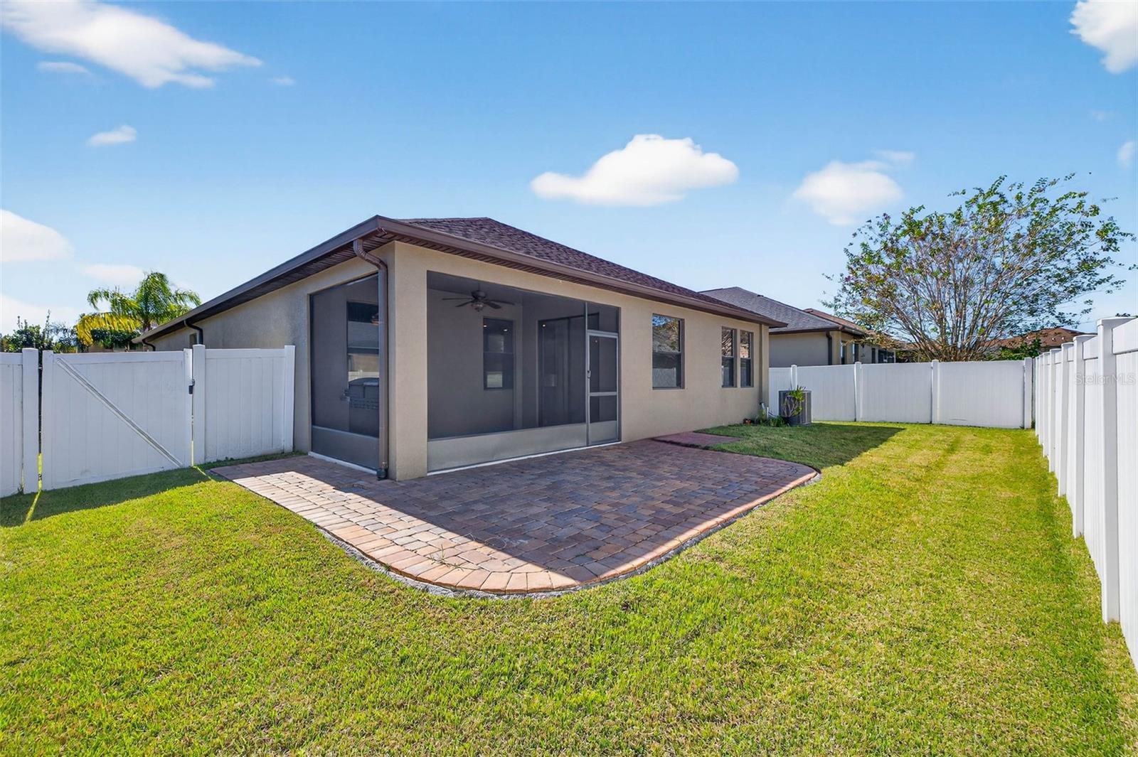 CONCORD STN PH 5 UNS A1 & A2 - Residential Lease