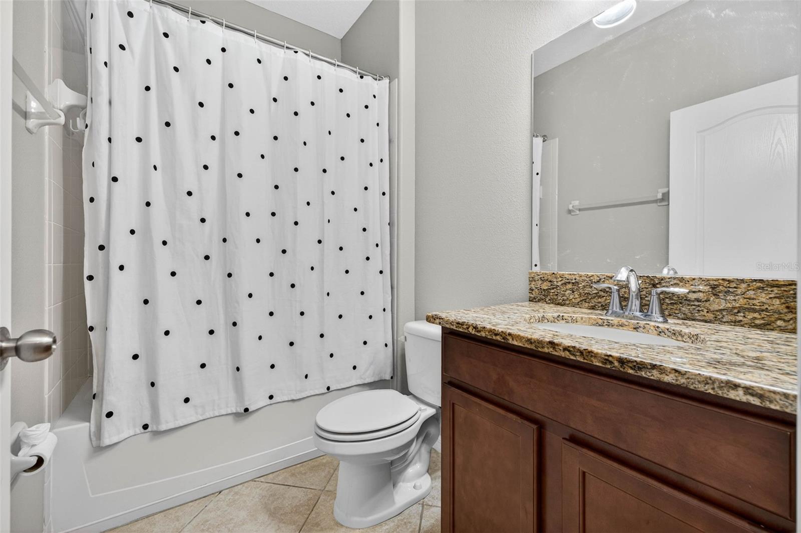 CONCORD STN PH 5 UNS A1 & A2 - Residential Lease