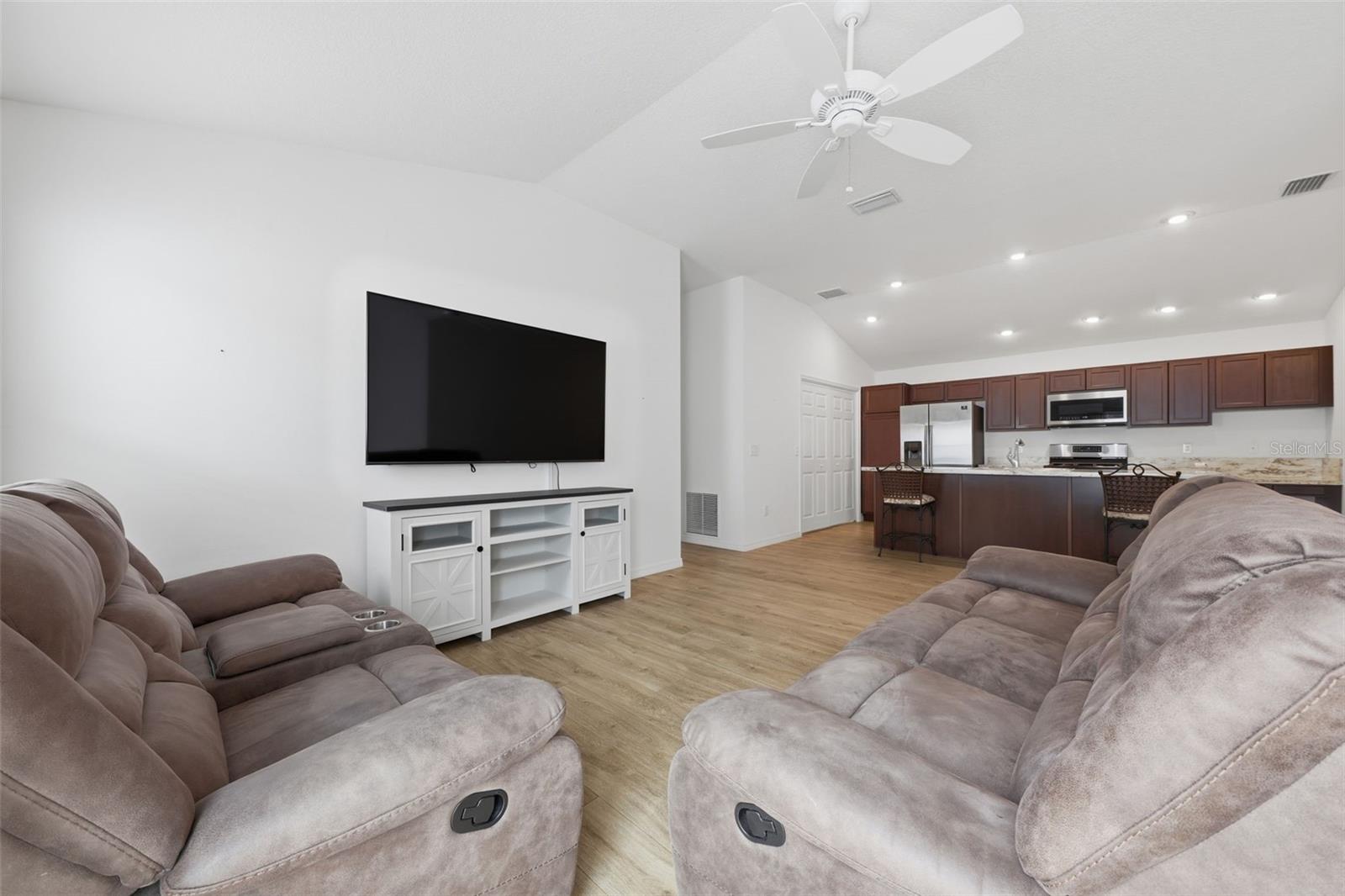 VILLAGES/SOUTHERN OAKS LEE VILLAGE - Residential