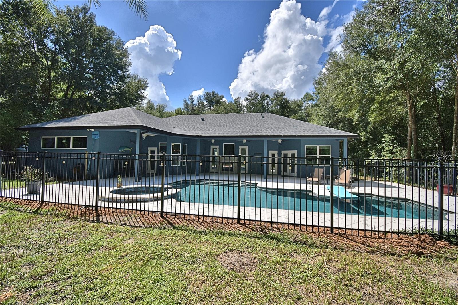 6711 REDWING ROAD