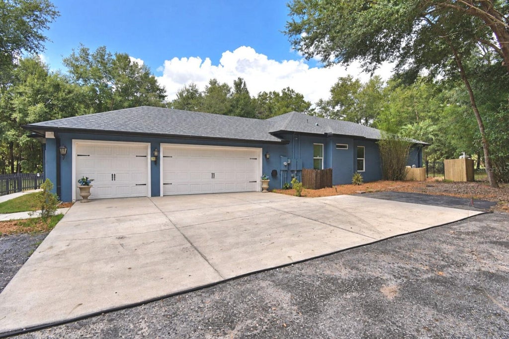Photo of 6711 Redwing Road, Groveland, FL 34736 (MLS # P4939943)