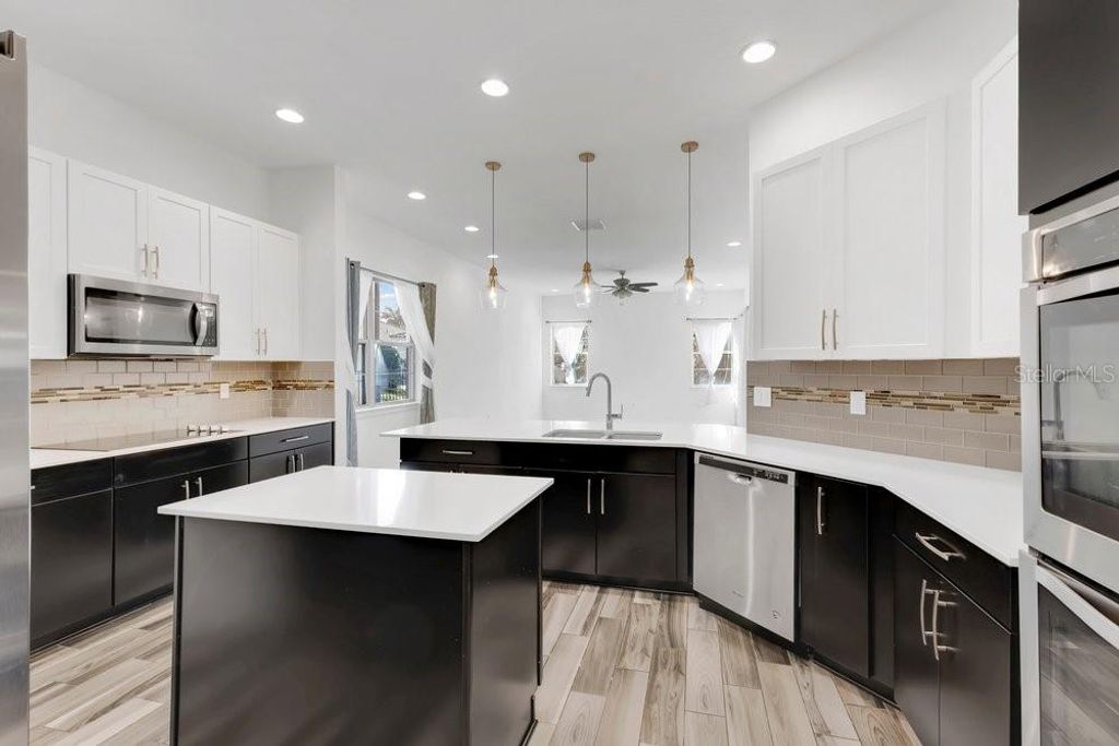 Photo of 10466 Siddington Drive, Orlando, FL 32832 (MLS # O6392781)