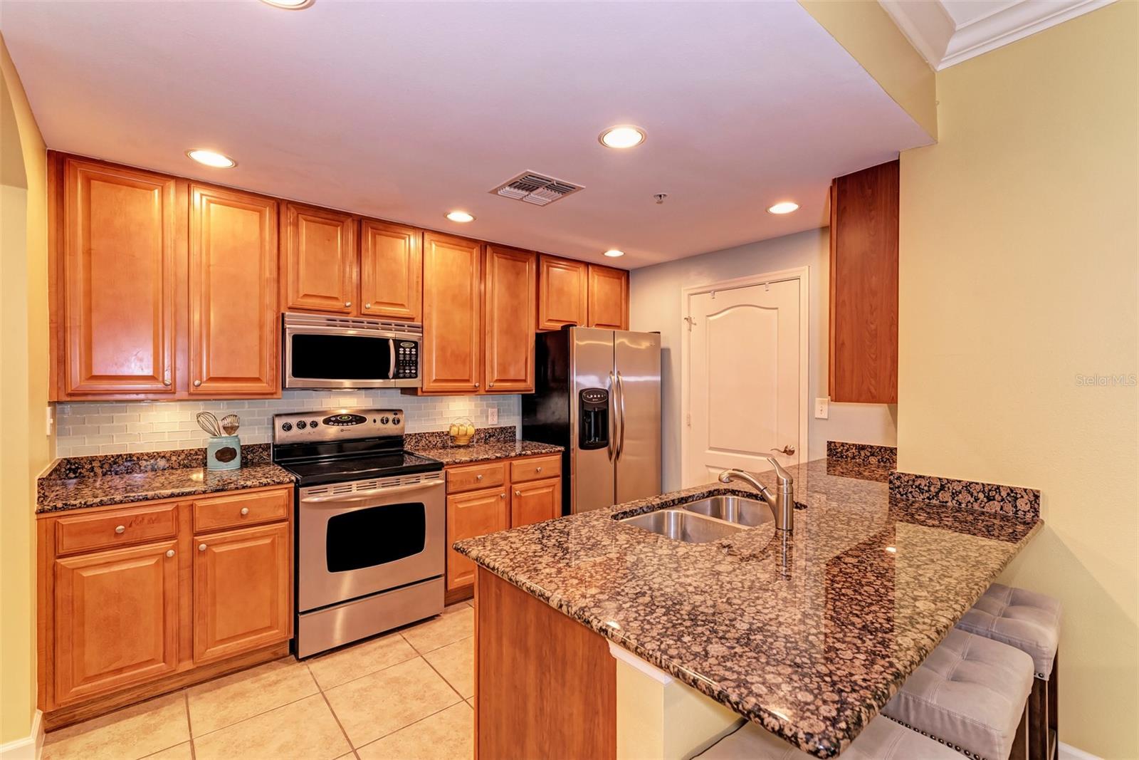 RIVER DANCE A CONDO OR1960/4183 - Residential Lease