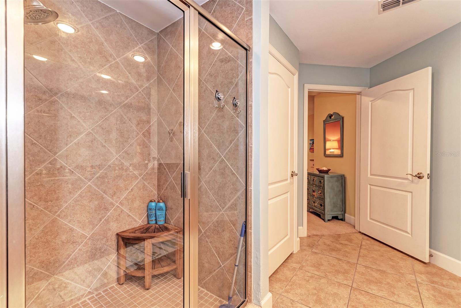 RIVER DANCE A CONDO OR1960/4183 - Residential Lease