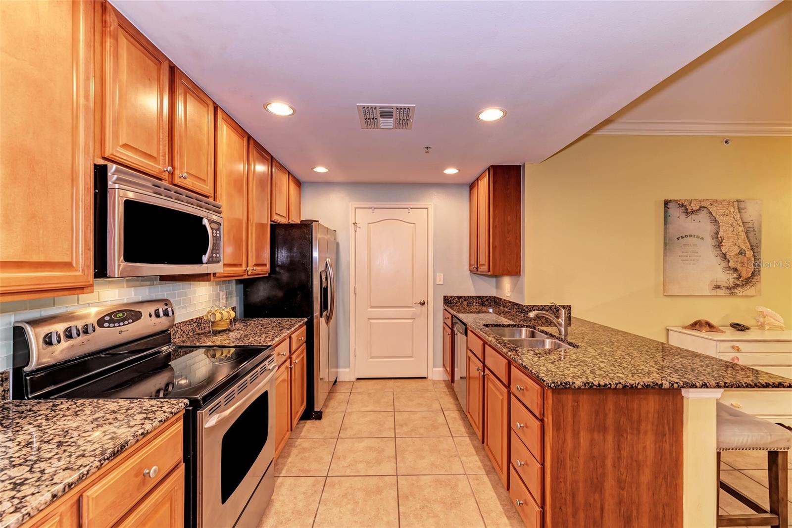 RIVER DANCE A CONDO OR1960/4183 - Residential Lease