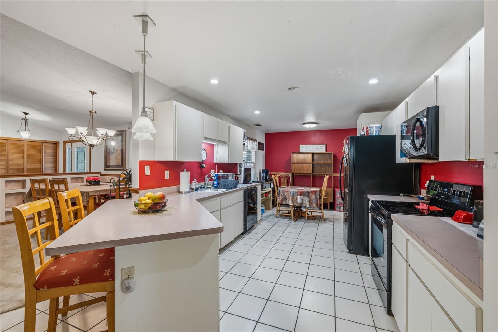 LAKE VALENCIA - - Residential