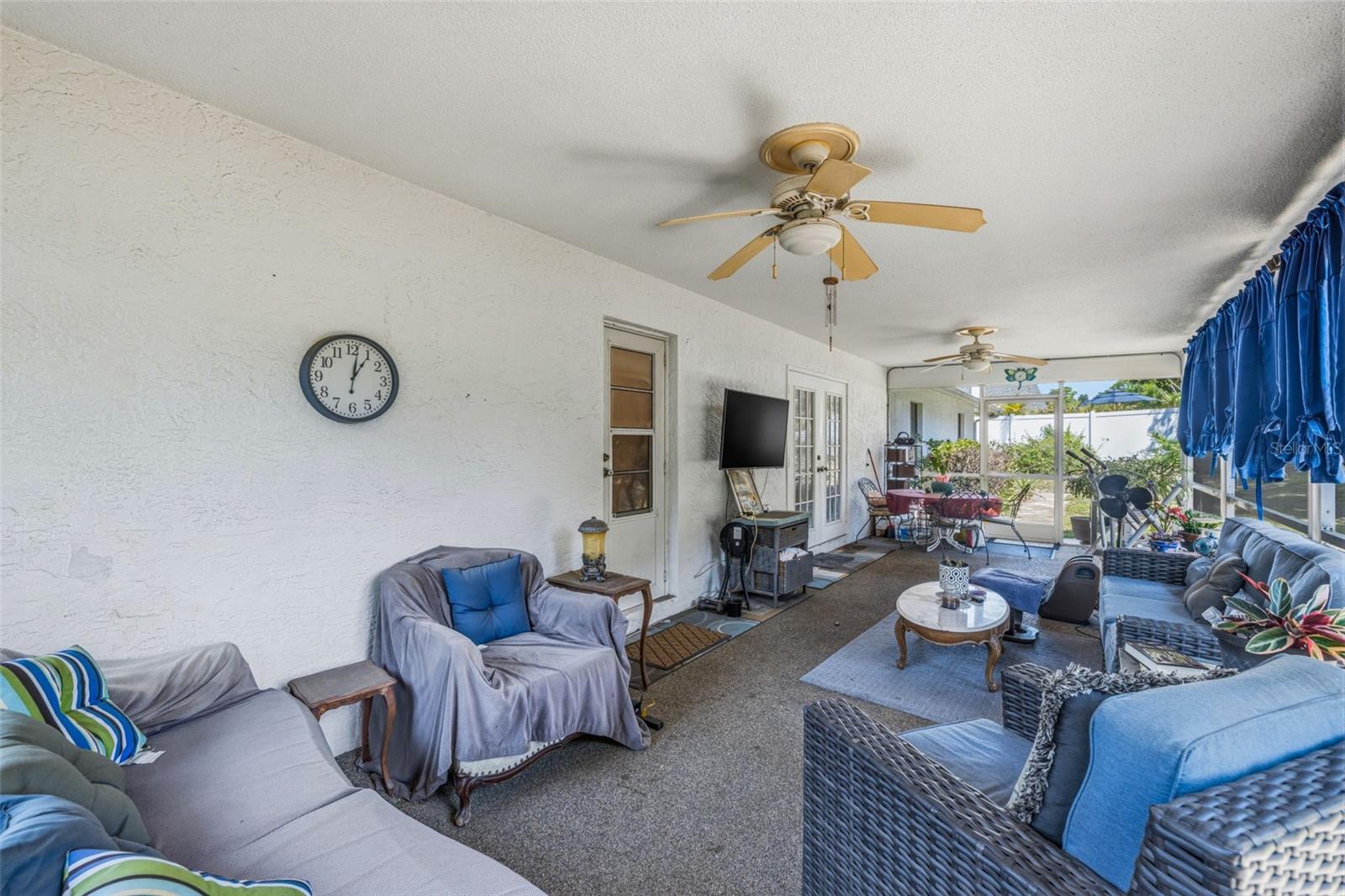 LAKE VALENCIA - - Residential