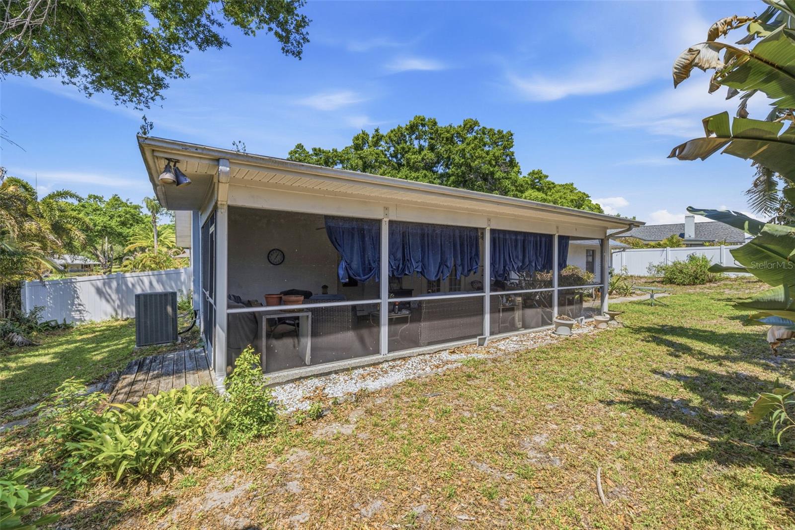 LAKE VALENCIA - - Residential