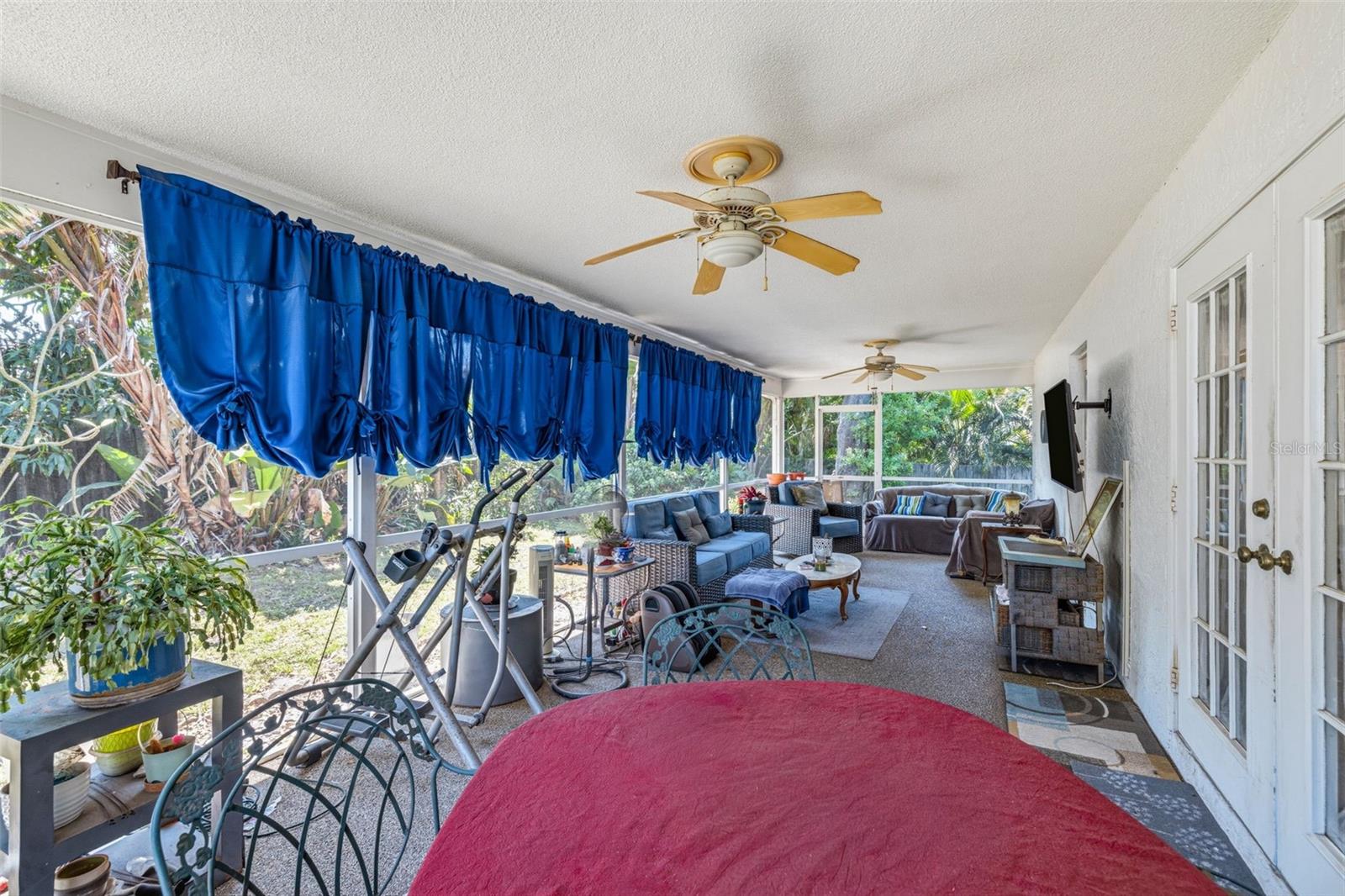 LAKE VALENCIA - - Residential