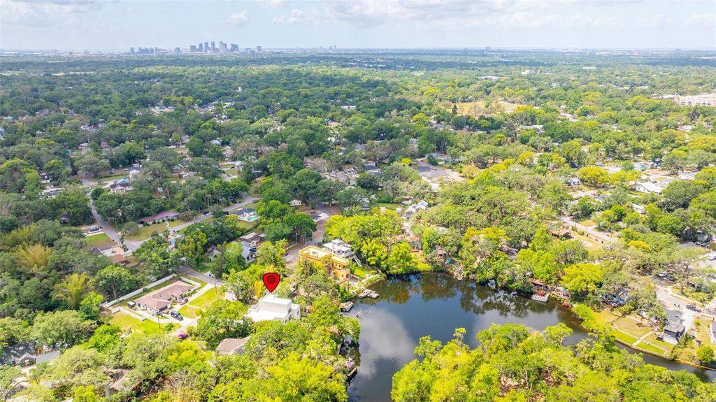 Photo of 1802 E Park Circle, Tampa, FL 33610 (MLS # TB8348177)