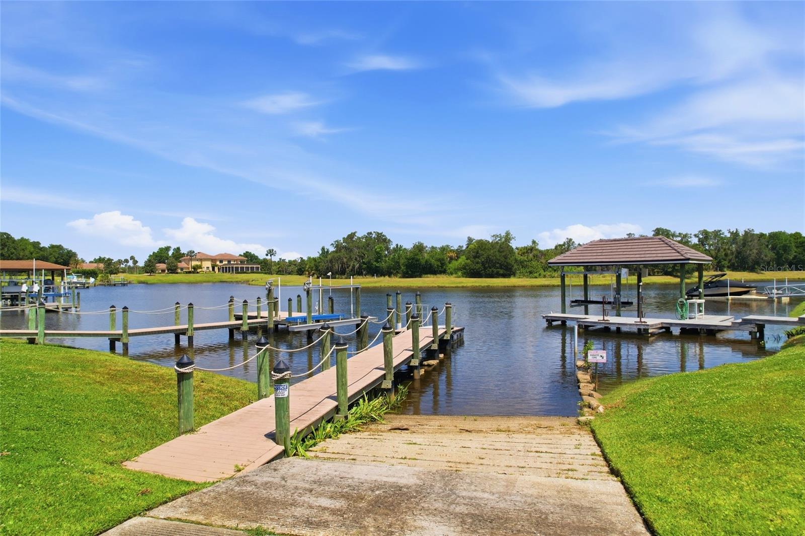 WINDING RIVER - Residential