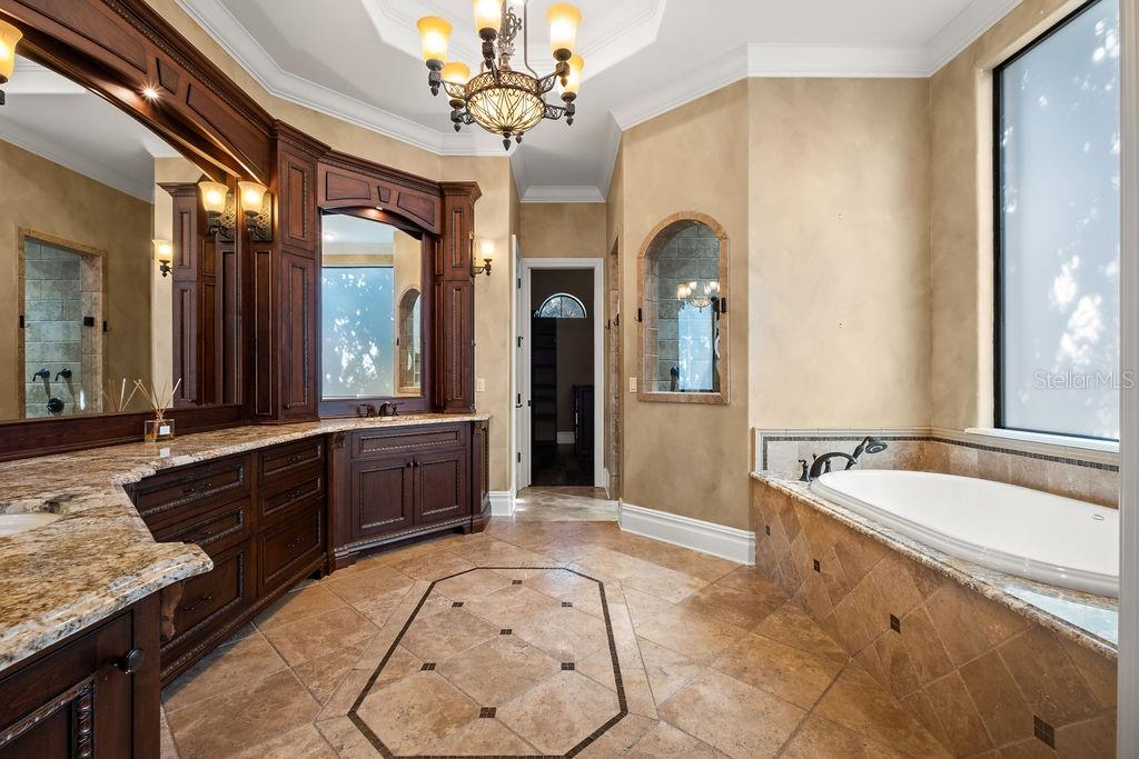 KEENES POINTE - Residential