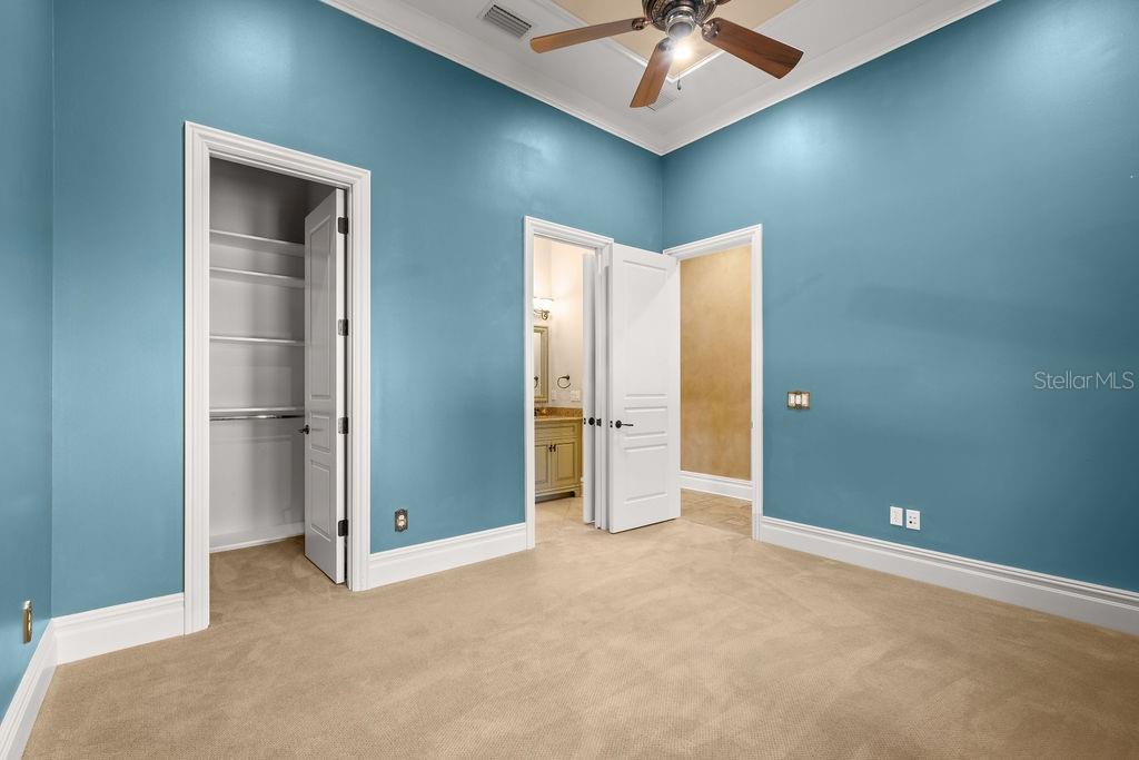 KEENES POINTE - Residential