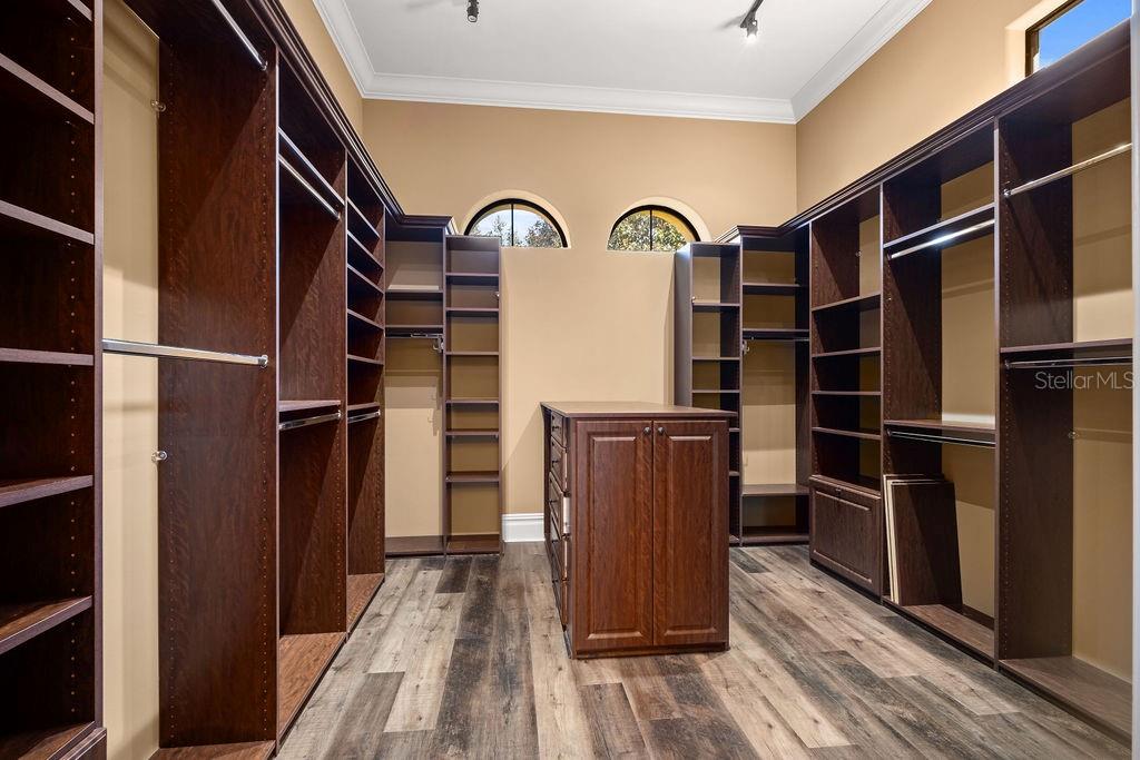 KEENES POINTE - Residential