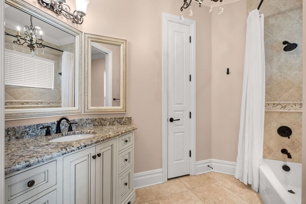 KEENES POINTE - Residential