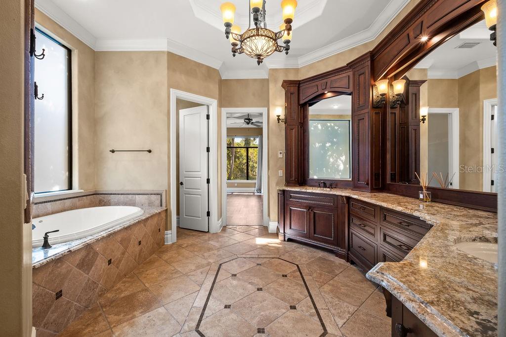 KEENES POINTE - Residential