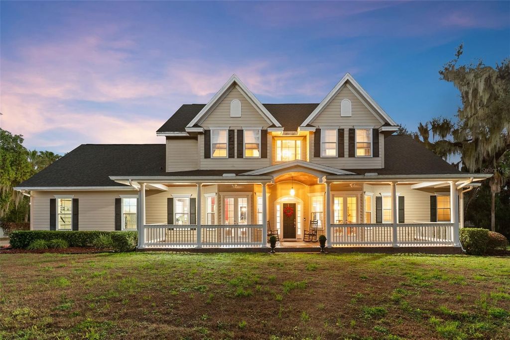 Photo of 10913 Brigann Yard Way, Thonotosassa, FL 33592 (MLS # TB8479239)