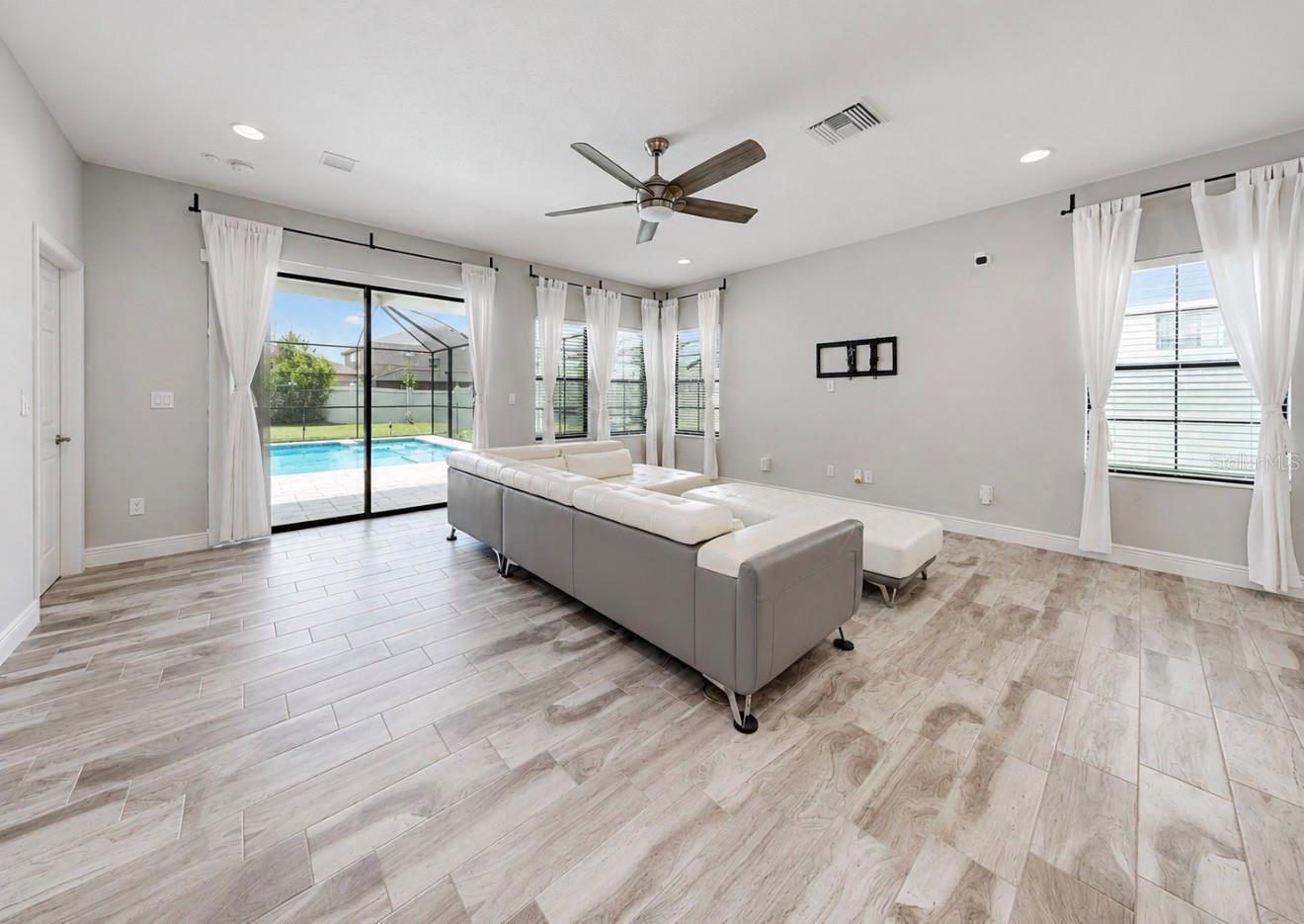 TRIPLE CREEK - Residential