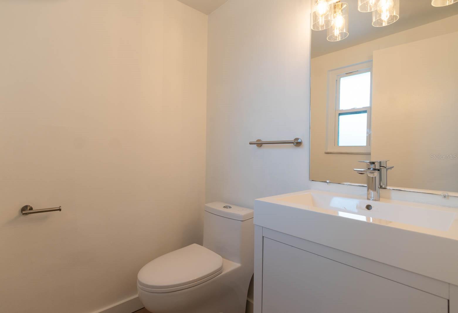 PHILLIPE GARDENS - Residential Income