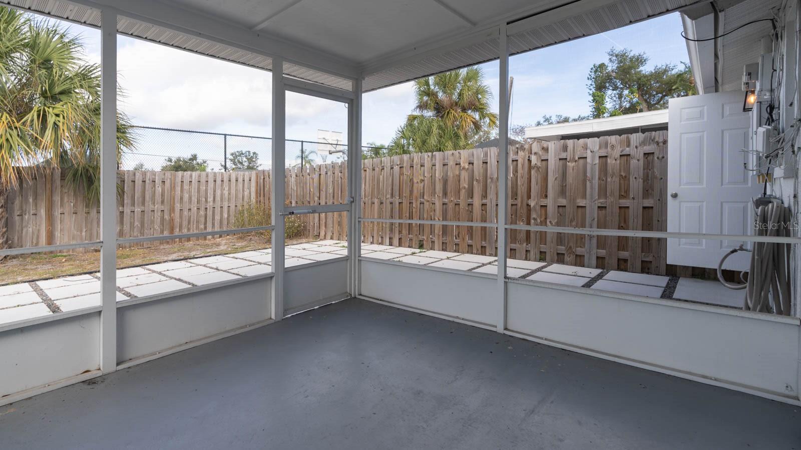 PHILLIPE GARDENS - Residential Income