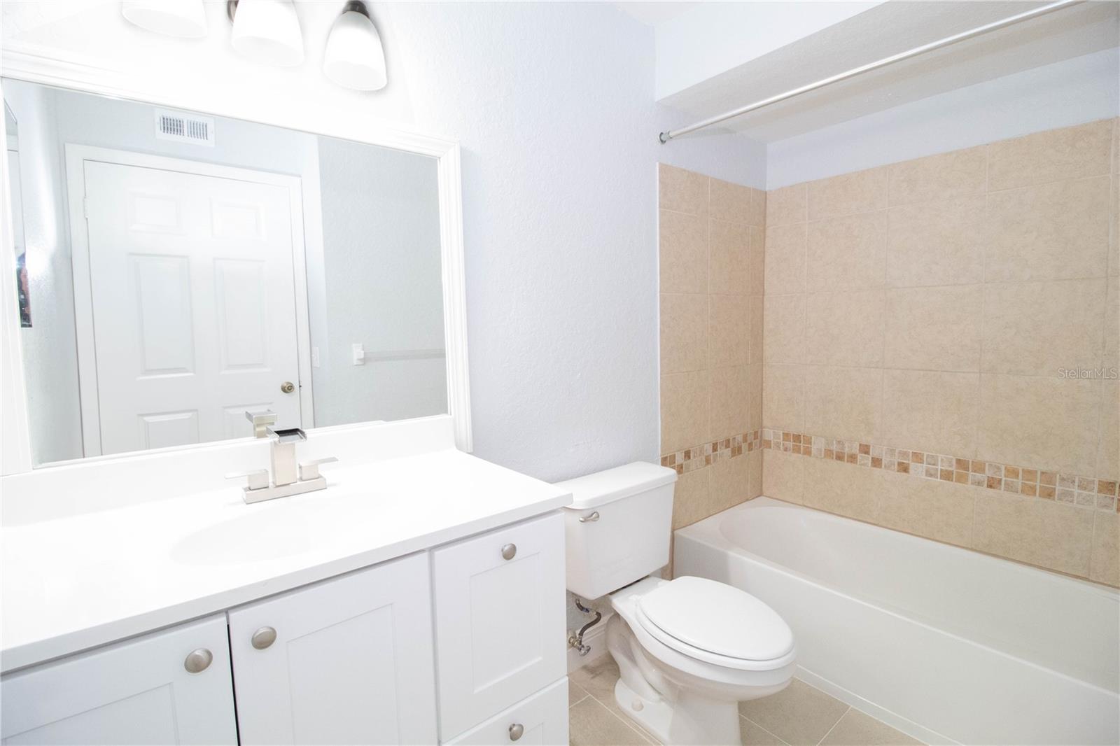 AUDUBON VILLAS AT HUNTERS CREEK CONDO - Residential